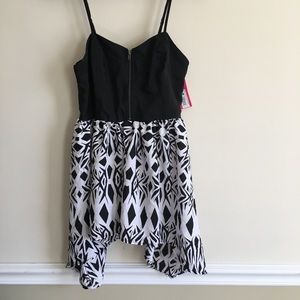 Zipper Top Flowy Tank Top
